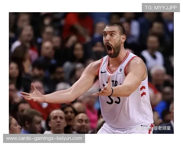 球员怒摔球衣下场！主帅表情耐人寻味